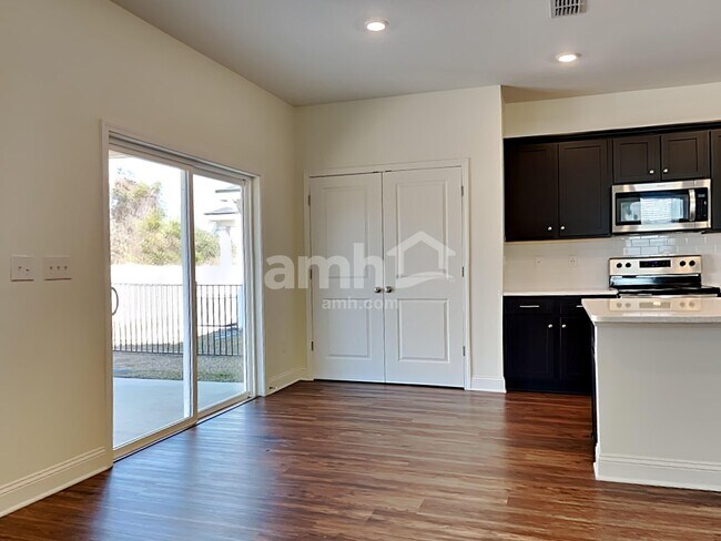 Building Photo - 127 Onate Cir