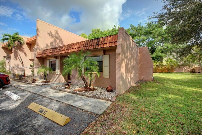 Building Photo - 10 Seville Cir