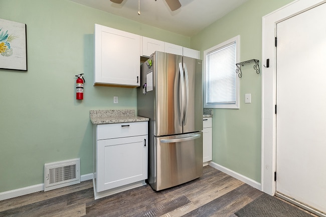 Photo - 321 W Lapeer St Apartment