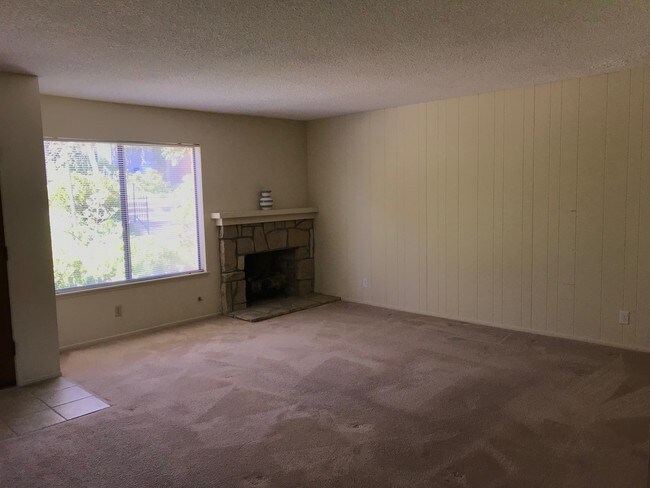 Living Room w/fireplace - 28009 Ridgecove Ct N