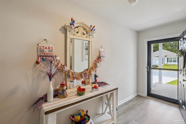 Building Photo - 5260 Peach Dr