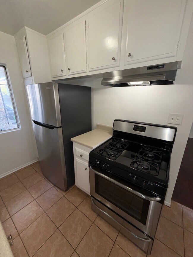 Foto del edificio - 1114 W 18th St