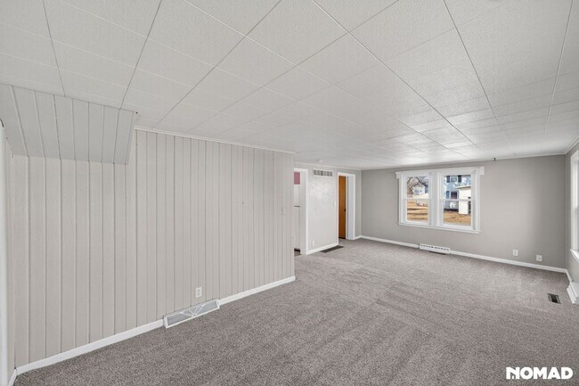 Foto del edificio - 301 Birch Ave