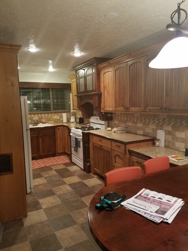 529 E 200 N Unit Condo, Logan, UT 84321 Condo for Rent in Logan, UT