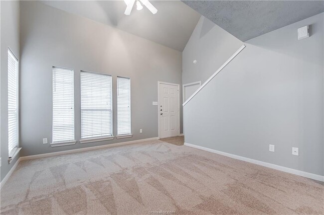 Building Photo - 503 Thornton Ct