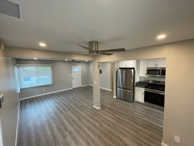 Building Photo - 24 N Harbison Ave