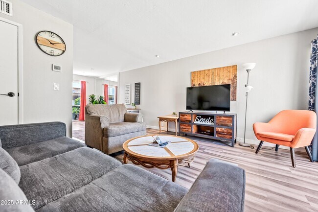 Foto del edificio - 4630 N 68th St