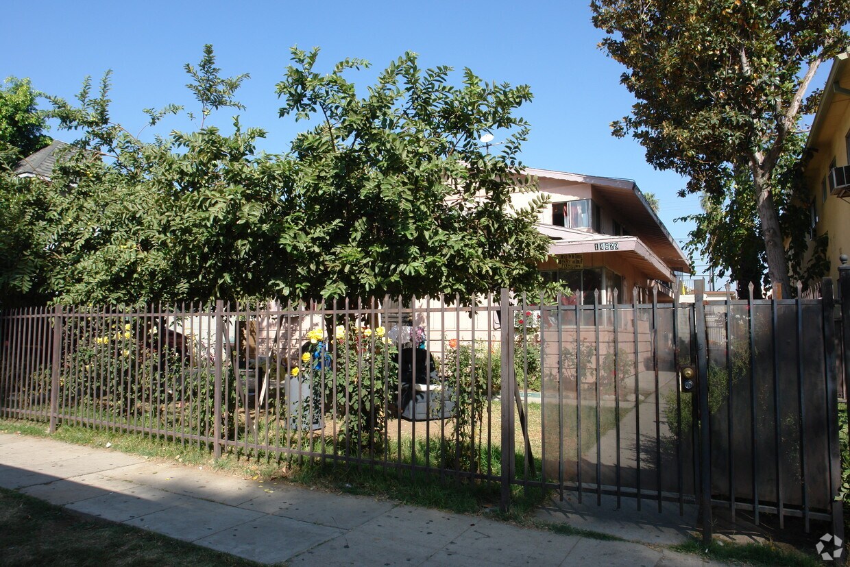 Building Photo - 14629 Delano St