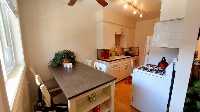 Foto del edificio - 3565 N E St