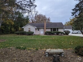 Building Photo - 2709 Crystal Lake Rd