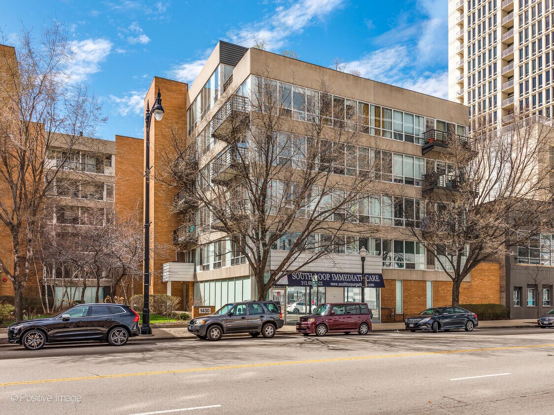 Foto principal - 1430 S Michigan Ave