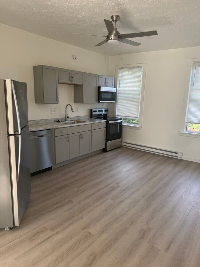 Kitchen - 3022 Perrysville Ave