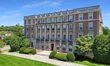Building Photo - 16 Balmoral St