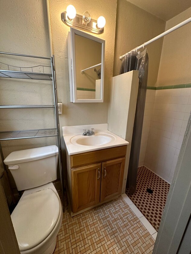 Building Photo - Studio. Apartment on 8 Orange Circle