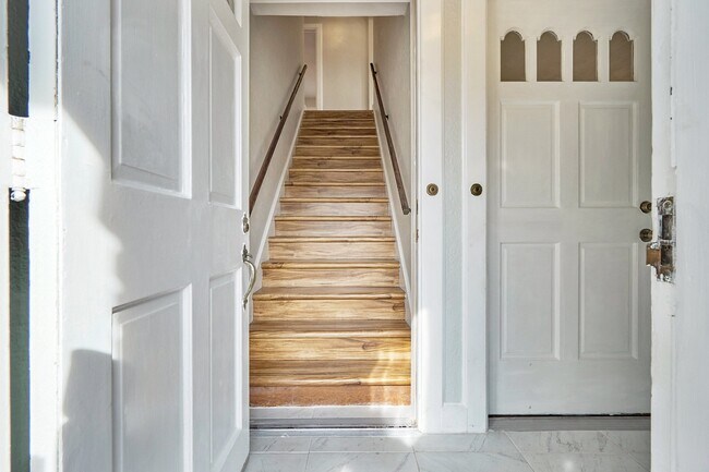 Building Photo - 524 Washington Park