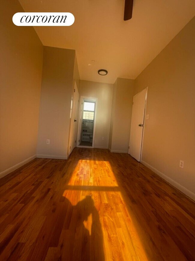 Foto del edificio - 924 Belmont Ave