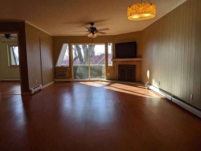 Foto del edificio - AMAZING 3bed/2bath in Prime Boulder Location! Available July 10th!