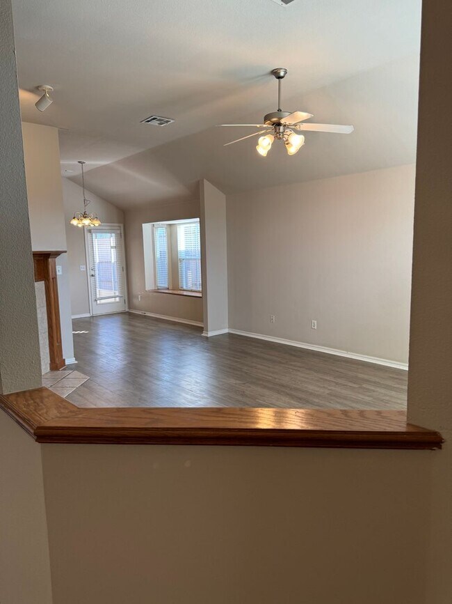 Foto del edificio - 4 bed in Apple Gardens Addition