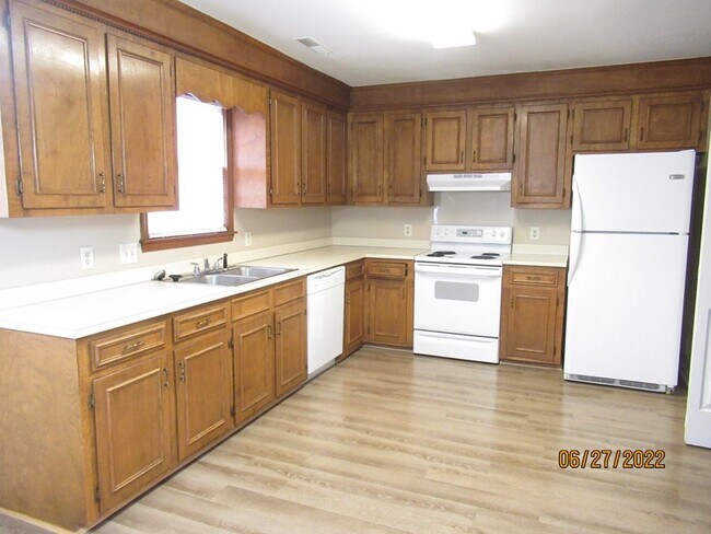 Building Photo - 12 Hackberry Ct