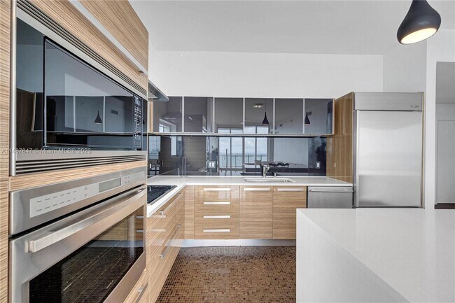 Foto del edificio - 2020 N Bayshore Dr