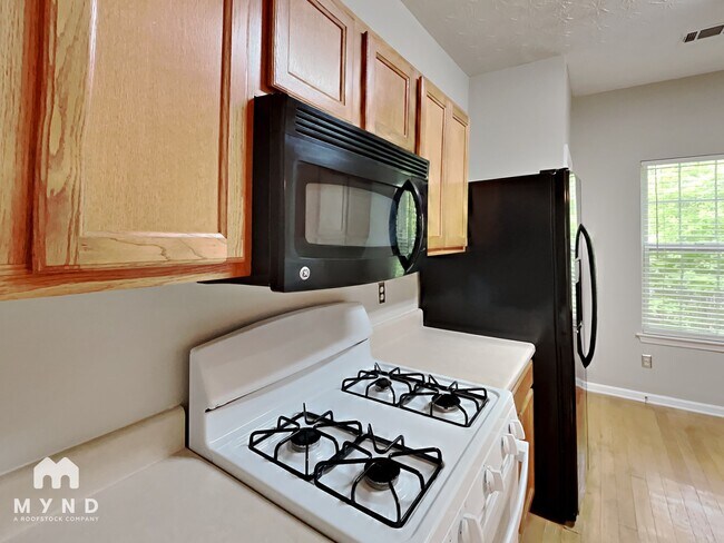 Foto del edificio - 942 Tree Creek Pkwy