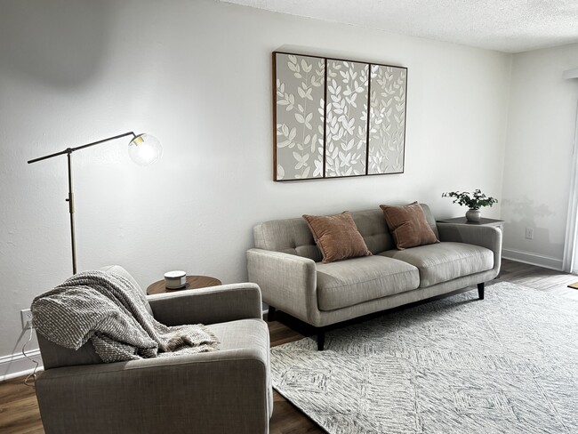 Building Photo - Brookhaven Apartments