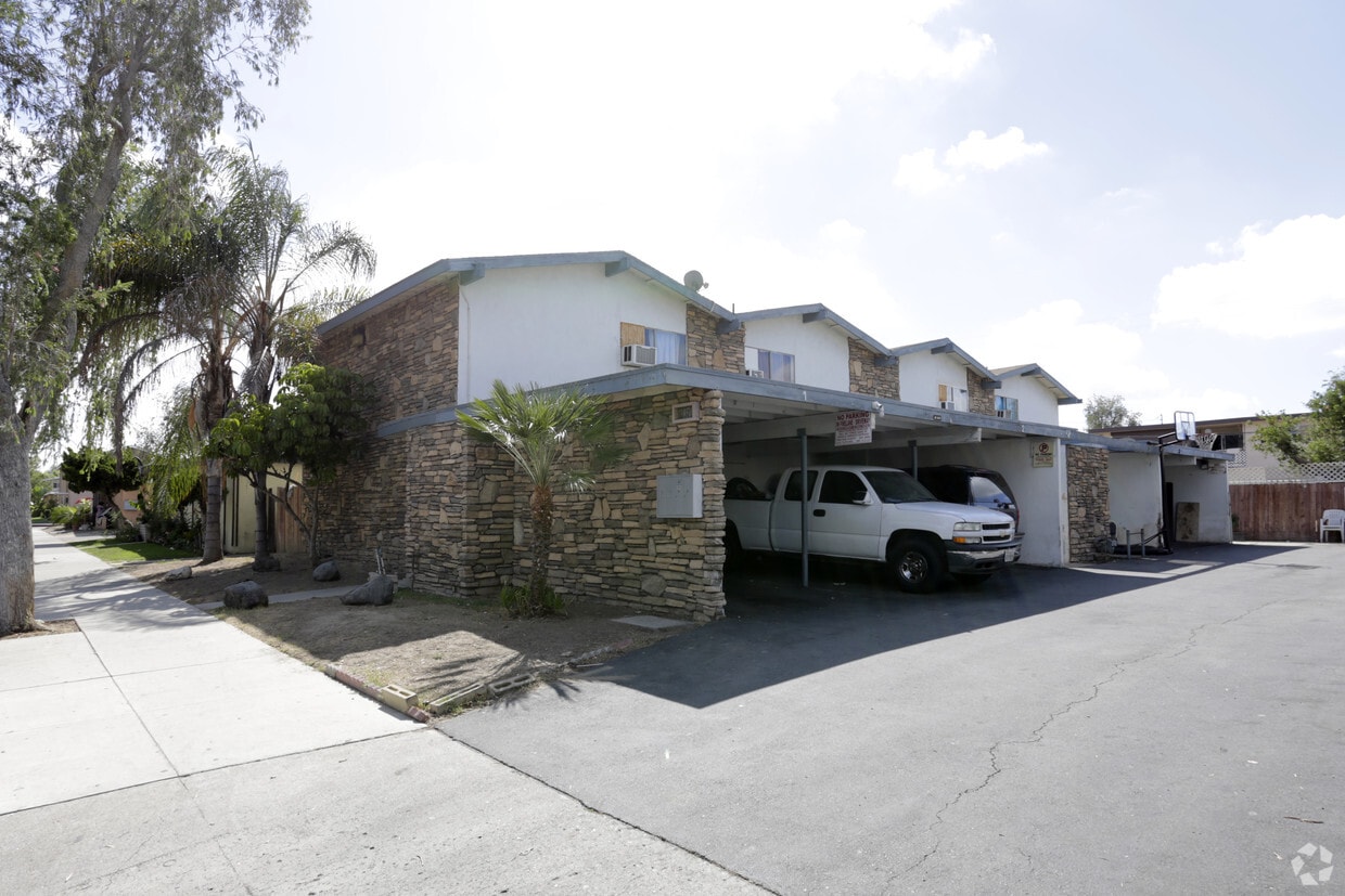 Primary Photo - 2158 W Alameda Ave