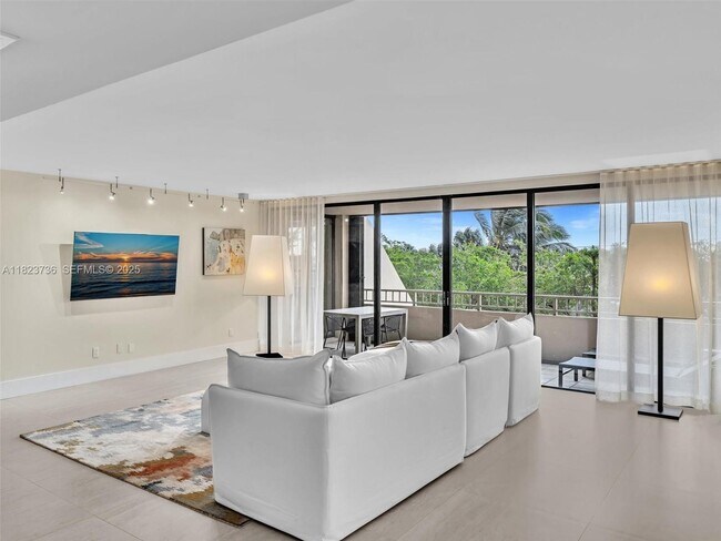 Foto del edificio - 11113 Biscayne Blvd