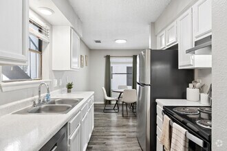 Interior Photo - Avienda
