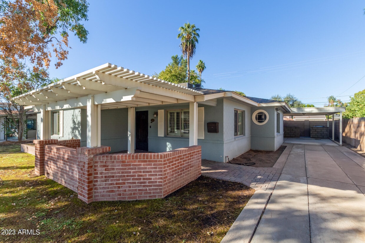 Foto principal - 518 W San Juan Ave