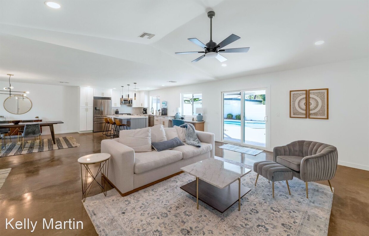 Foto principal - 3 br, 2 bath House - 1511 E. Edgewater Dr.