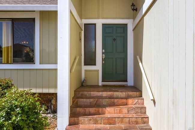 Building Photo - *Holiday Move In Special, $500 Off First Month's Rent! Large 4 bedroom/ 2.5 Bathroom Home for Ren...