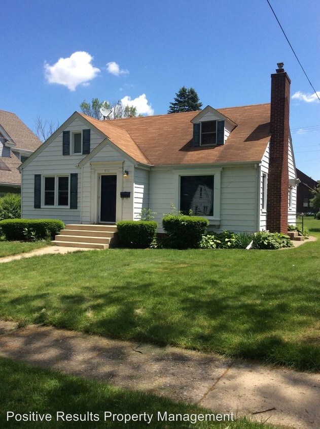 Primary Photo - 3 br, 1 bath House - 311 N Rockford Ave