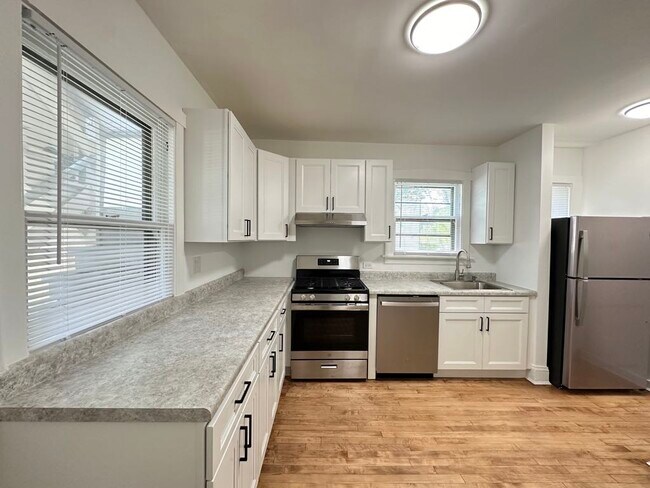 Foto del edificio - 5701 N Keystone Ave