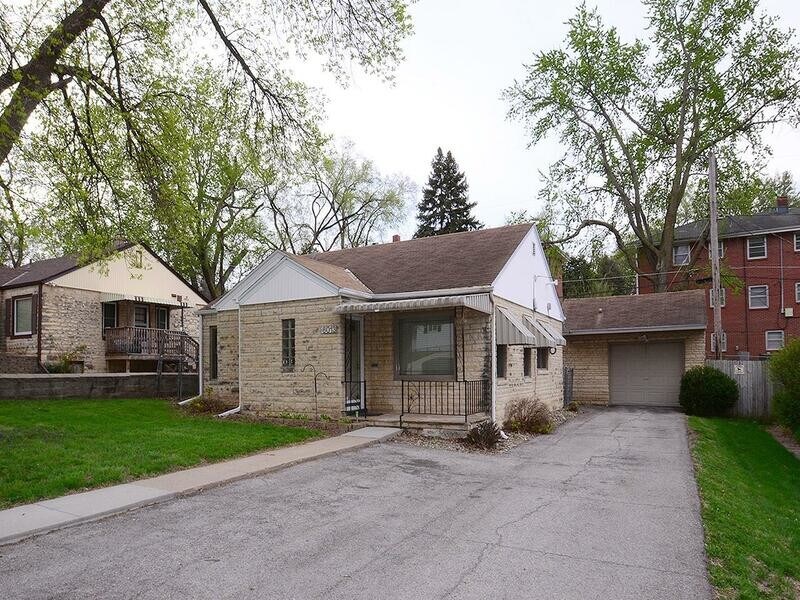 6013 Evans St, Omaha, NE 68104 House Rental in Omaha, NE