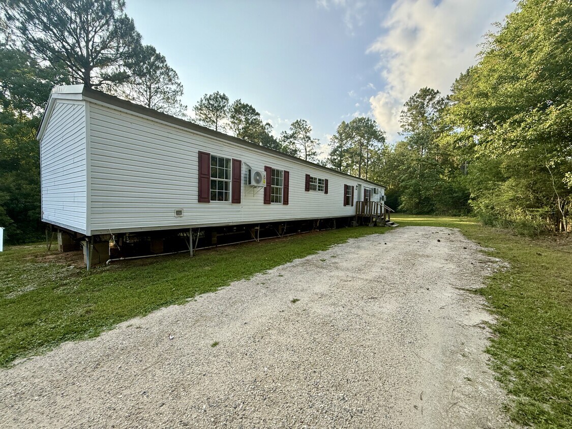 Primary Photo - 18300 Brandi Ct