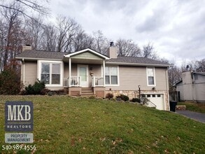 Building Photo - 3123 Glenmont Dr