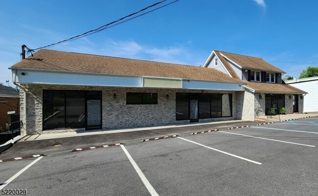 Building Photo - 1962 Washington Valley Rd