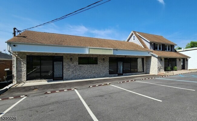 Foto del edificio - 1962 Washington Valley Rd