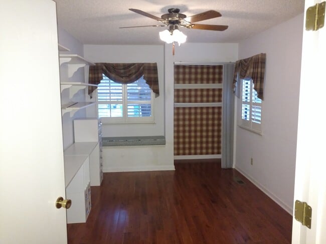 Bedroom 2 or Office - 1092 McGee Drive