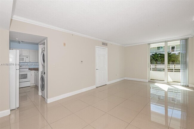 Foto del edificio - 7800 Collins Ave
