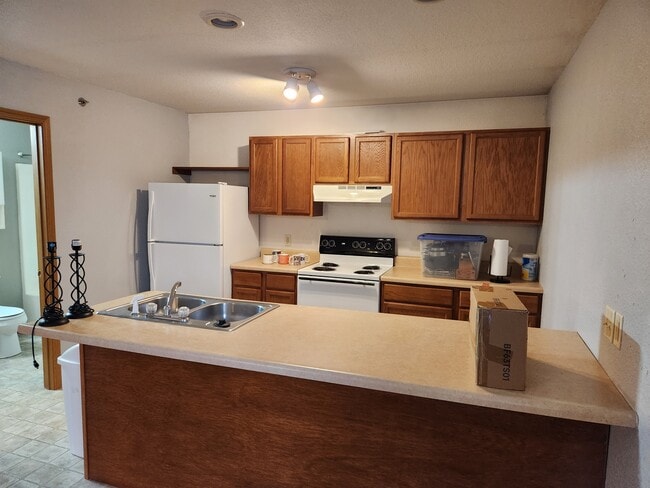 Kitchen - 1008 S First St