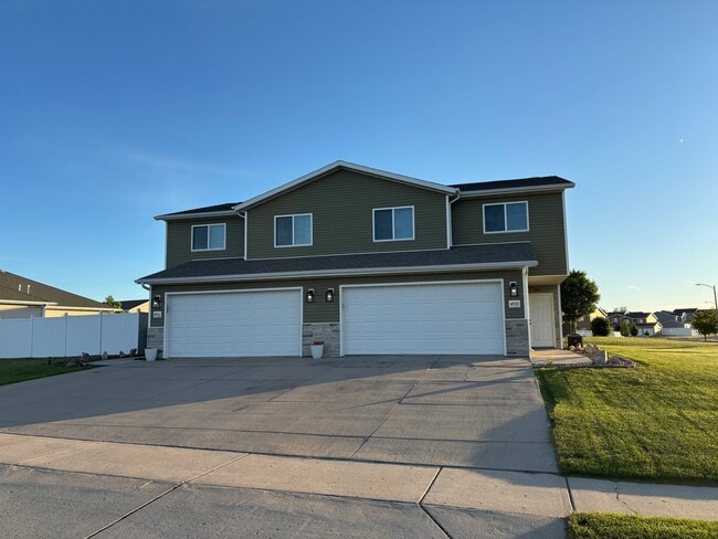 Building Photo - 4918 Souris St
