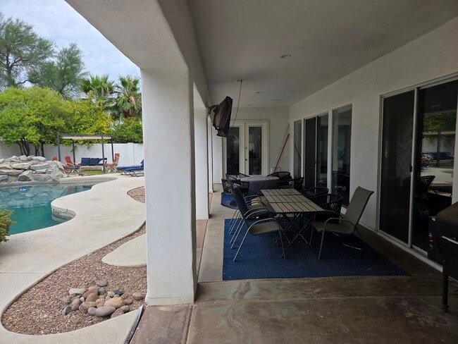 Building Photo - 741 W San Marcos Dr