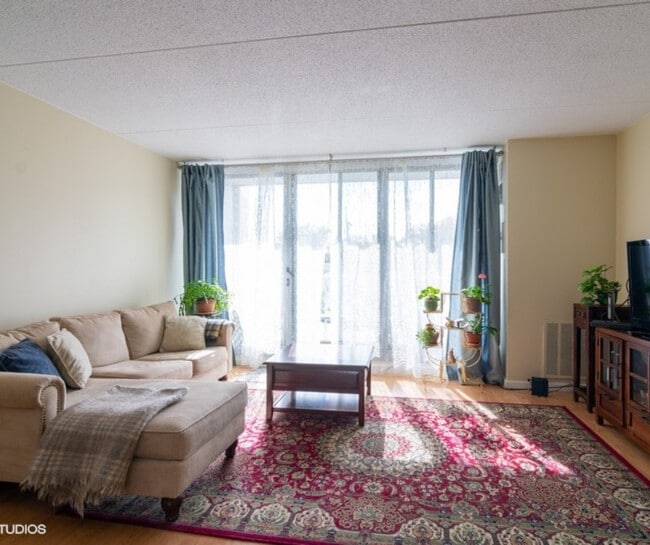 Foto del edificio - 1625 Sheridan Rd
