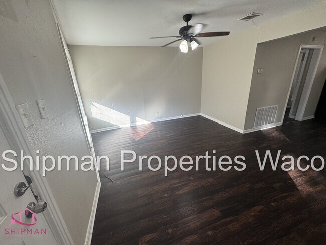 Foto del edificio - 3921 Cumberland Ave