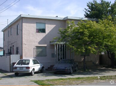 978 75th Street - 978 75th Ave