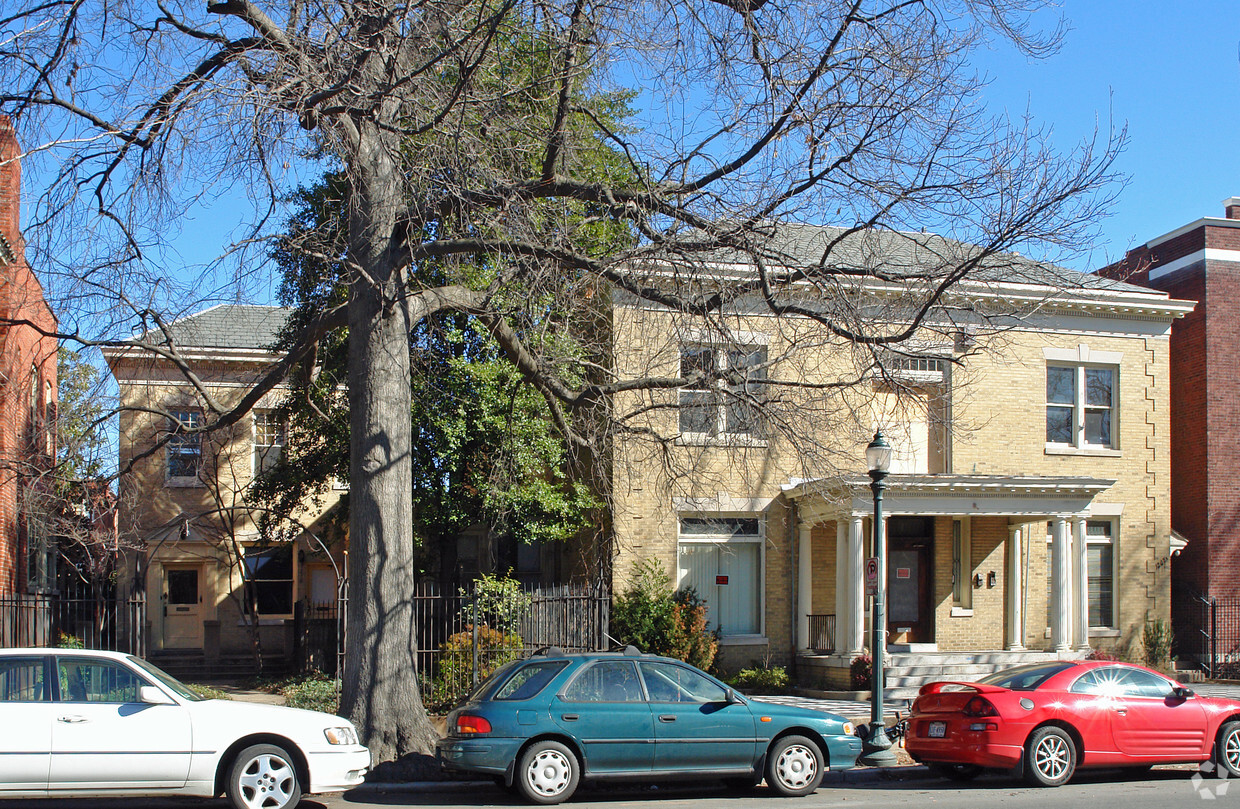 Building Photo - 1208 W Franklin St