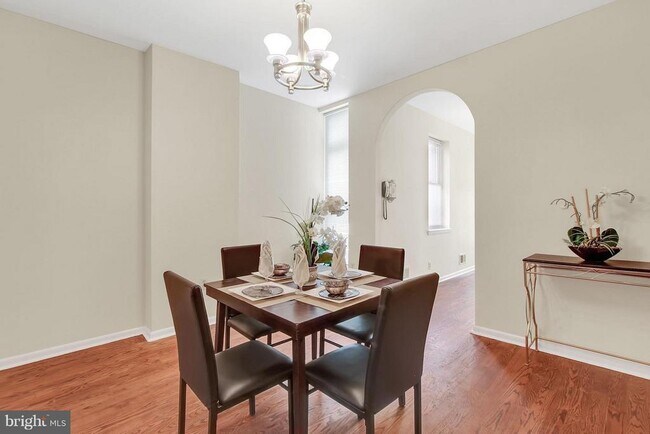 Foto del edificio - 1029 S Hanover St