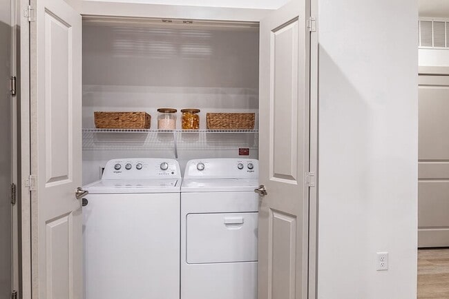 Building Photo - Luca Apartments